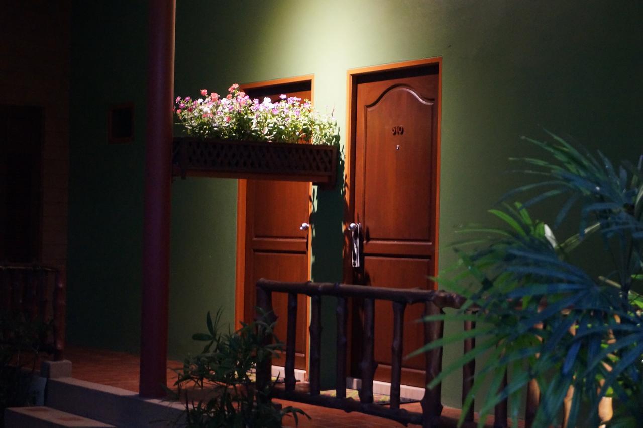 Country Lake View Hotel Suphan Buri Dış mekan fotoğraf