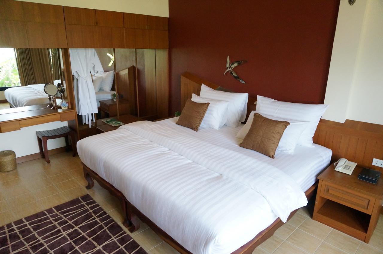 Country Lake View Hotel Suphan Buri Dış mekan fotoğraf